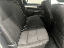 Toyota Hilux 2.4 D-4D Icon Pickup Double Cab 4dr Diesel Auto 4WD Euro 6 (s/s) (150 ps) - U2462