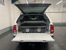 Toyota Hilux 2.4 D-4D Icon Pickup Double Cab 4dr Diesel Auto 4WD Euro 6 (s/s) (150 ps) - U2462