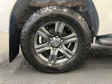 Toyota Hilux 2.4 D-4D Icon Pickup Double Cab 4dr Diesel Auto 4WD Euro 6 (s/s) (150 ps) - U2462