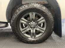 Toyota Hilux 2.4 D-4D Icon Pickup Double Cab 4dr Diesel Auto 4WD Euro 6 (s/s) (150 ps) - U2462