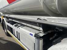 DAF CF 410 ADR FUEL TANKER 8X2 REARLIFT AND STEER 12.9 0.0 2dr Tanker Manual Diesel - U2509