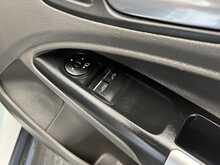 Ford Transit Connect 1.5 250 EcoBlue Limited Panel Van 5dr Diesel Manual L2 Euro 6 (s/s) (100 ps) - U2525