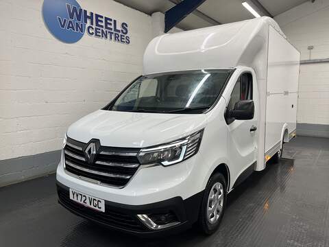 Renault Trucks Trafic 2.0 BLUEDCI 150 BHP LONG LOW LOADER RED EDITION 2.0 2dr Luton Manual Diesel