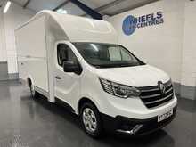 Renault Trucks Trafic 2.0 BLUEDCI 150 BHP LONG LOW LOADER RED EDITION - U2532