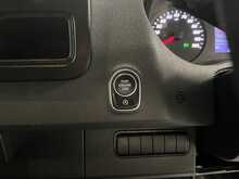 Mercedes-Benz Sprinter 2.0 315 CDI Progressive Panel Van 5dr Diesel Manual RWD L2 H2 Euro 6 (s/s) (150 ps) - U2541