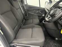 Renault Trafic 2.0 dCi Blue SL30 Extra Panel Van 5dr Diesel Manual L1 H1 Euro 6 (s/s) (130 ps) - U2544