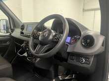 Mercedes-Benz Sprinter 2.1 314 CDI Progressive Luton van 2dr Diesel Manual RWD L3 Euro 6 (s/s) (143 ps) - U2550