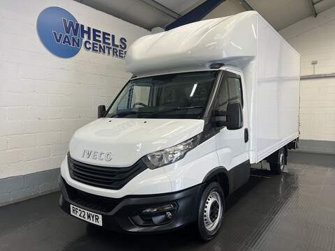 Iveco Daily 2.3D HPI 14V 35C 3450 Luton 2dr Diesel Manual L3 Euro 6 (s/s) (DRW) (136 ps) 2.3 2dr Luton Manual 2.3 2dr Luton Manual Diesel