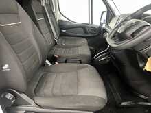 Iveco Daily 2.3D HPI 14V 35S 3450 Luton 2dr Diesel Manual L2 Euro 6 (s/s) (136 ps) - U2556
