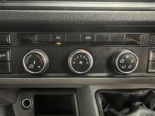 Volkswagen Crafter Single cab 2dr Euro 6 tipper Crafter Single cab 2dr Euro 6 tipper 2.0 Tipper Manual Diesel - U2574