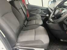 Renault Trucks Trafic 2.0 BLUEDCI 150 BHP LONG LOW LOADER RED EDITION 2.0 2dr Luton Manual Diesel - U2590