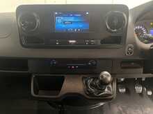 Mercedes-Benz Sprinter 2.1 314 CDI Double cab tipper 2dr Diesel Manual RWD L3 Euro 6 (s/s) (143 ps) 2.1 2dr Tipper Manual - U2593