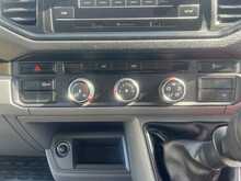 Volkswagen Crafter 2.0 TDI CR35 Startline Luton Van 2dr Diesel Manual FWD LWB Euro 6 (s/s) - U2629