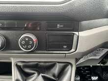 Volkswagen Crafter 2.0 TDI CR35 Startline Luton Van 2dr Diesel Manual FWD LWB Euro 6 (s/s) - U2630