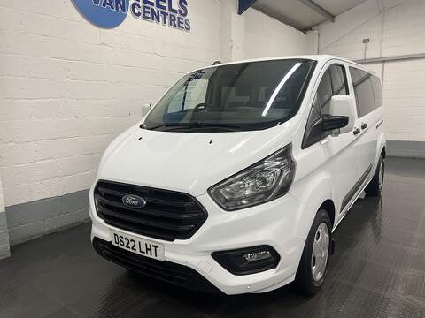 Ford Transit Custom 2.0 460 EcoBlue Leader Minibus Double Cab 5dr Diesel Manual RWD L4 H3 Euro 6 (s/s) (17 Seat, DRW) (130 ps)