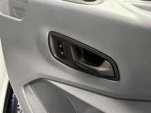 Ford Transit 2.2 TDCi 350 HDT Minibus 4dr Diesel Manual L2 H2 (196 g/km, 123 bhp) - U2638