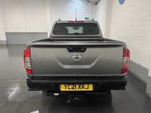 Nissan Navara 2.3 dCi N-Guard Pickup Double Cab 4dr Diesel Auto 4WD Euro 6 (190 ps) - U2661