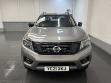 Nissan Navara 2.3 dCi N-Guard Pickup Double Cab 4dr Diesel Auto 4WD Euro 6 (190 ps) - U2661