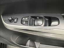 Nissan Navara 2.3 dCi N-Guard Pickup Double Cab 4dr Diesel Auto 4WD Euro 6 (190 ps) - U2661