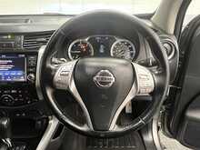 Nissan Navara 2.3 dCi N-Guard Pickup Double Cab 4dr Diesel Auto 4WD Euro 6 (190 ps) - U2661