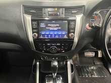 Nissan Navara 2.3 dCi N-Guard Pickup Double Cab 4dr Diesel Auto 4WD Euro 6 (190 ps) - U2661