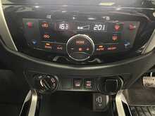 Nissan Navara 2.3 dCi N-Guard Pickup Double Cab 4dr Diesel Auto 4WD Euro 6 (190 ps) - U2661