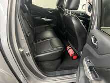 Nissan Navara 2.3 dCi N-Guard Pickup Double Cab 4dr Diesel Auto 4WD Euro 6 (190 ps) - U2661
