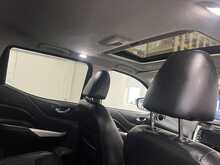Nissan Navara 2.3 dCi N-Guard Pickup Double Cab 4dr Diesel Auto 4WD Euro 6 (190 ps) - U2661