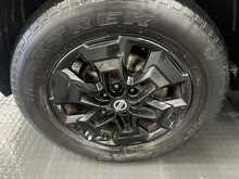 Nissan Navara 2.3 dCi N-Guard Pickup Double Cab 4dr Diesel Auto 4WD Euro 6 (190 ps) - U2661