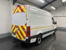 Mercedes-Benz Sprinter 2.0 315 CDI Progressive Panel Van 5dr Diesel Manual RWD L2 H2 Euro 6 (s/s) (150 ps) - U2668