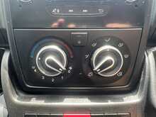 Peugeot Boxer 2.2 BlueHDi 335 Built for Business Luton 4dr Diesel Manual L3 Euro 6 (s/s) (140 ps) 2.2 4dr Luton - U2672