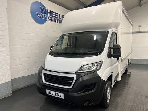 Peugeot Boxer 2.2 BlueHDi 335 Built for Business Low Loader Luton 4dr Diesel Manual L3 Euro 6 (s/s) (165 2.2 4dr Luton Manual Diesel