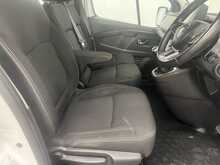 Renault Trafic 2.0 dCi Blue LL30 Sport Crew Van Double Cab 6dr Diesel Manual L2 H1 Euro 6 (s/s) (150 ps) - U2709