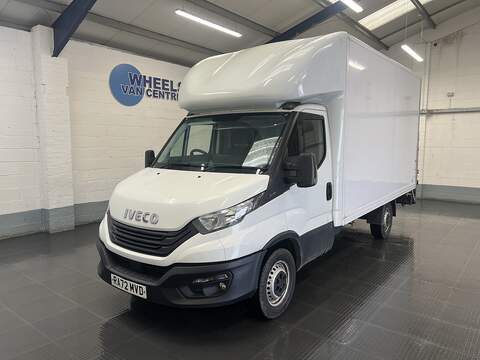 Iveco Daily 2.3D HPI 14V 35C 3450 Luton 2dr Diesel Manual L3 Euro 6 (s/s) (DRW) (136 ps) 2.3 2dr Luton Manual 2.3 2dr Luton Manual Diesel