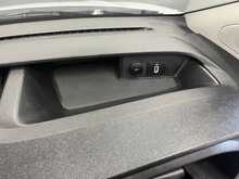 Ford Transit Custom 2.0 320 EcoBlue Trend Kombi Double Cab 5dr Diesel Auto L2 H1 Euro 6 (s/s) (130 ps) - U2717