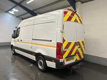 Mercedes-Benz Sprinter 2.0 315 CDI Progressive Panel Van 5dr Diesel Manual RWD L2 H2 Euro 6 (s/s) (150 ps) - U2732