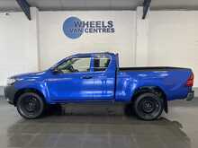 Toyota Hilux 2.4 D-4D Active Extra Pickup Extended Cab 4dr Diesel Manual 4WD Euro 6 (s/s) (150 ps) - U2746