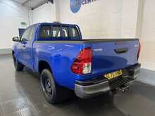 Toyota Hilux 2.4 D-4D Active Extra Pickup Extended Cab 4dr Diesel Manual 4WD Euro 6 (s/s) (150 ps) - U2746