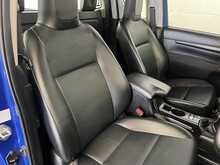 Toyota Hilux 2.4 D-4D Active Extra Pickup Extended Cab 4dr Diesel Manual 4WD Euro 6 (s/s) (150 ps) - U2746