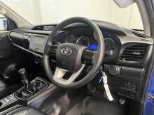 Toyota Hilux 2.4 D-4D Active Extra Pickup Extended Cab 4dr Diesel Manual 4WD Euro 6 (s/s) (150 ps) - U2746