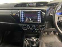 Toyota Hilux 2.4 D-4D Active Extra Pickup Extended Cab 4dr Diesel Manual 4WD Euro 6 (s/s) (150 ps) - U2746