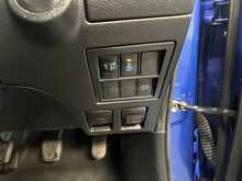 Toyota Hilux 2.4 D-4D Active Extra Pickup Extended Cab 4dr Diesel Manual 4WD Euro 6 (s/s) (150 ps) - U2746