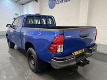 Toyota Hilux 2.4 D-4D Active Extra Pickup Extended Cab 4dr Diesel Manual 4WD Euro 6 (s/s) (150 ps) - U2747