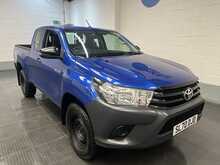 Toyota Hilux 2.4 D-4D Active Extra Pickup Extended Cab 4dr Diesel Manual 4WD Euro 6 (s/s) (150 ps) - U2747