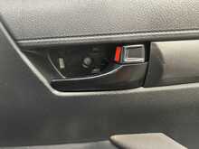 Toyota Hilux 2.4 D-4D Active Extra Pickup Extended Cab 4dr Diesel Manual 4WD Euro 6 (s/s) (150 ps) - U2747