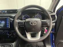 Toyota Hilux 2.4 D-4D Active Extra Pickup Extended Cab 4dr Diesel Manual 4WD Euro 6 (s/s) (150 ps) - U2747