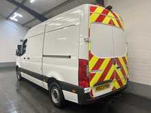 Mercedes-Benz Sprinter 2.0 315 CDI Progressive Panel Van 5dr Diesel Manual RWD L2 H2 Euro 6 (s/s) (150 ps) - U2762