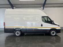 Iveco Daily 2.3D HPI 14V 35S 3520 Panel Van 5dr Diesel Manual MWB H3 Euro 6 (s/s) (136 ps) 2.3 5dr Panel Van - U2766