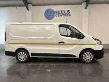 Renault Trafic 2.0 dCi ENERGY 28 Business+ Panel Van 5dr Diesel Manual SWB Standard Roof Euro 6 (s/s) (120 ps) - U2819