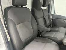 Renault Trafic 2.0 dCi ENERGY 28 Business+ Panel Van 5dr Diesel Manual SWB Standard Roof Euro 6 (s/s) (120 ps) - U2819